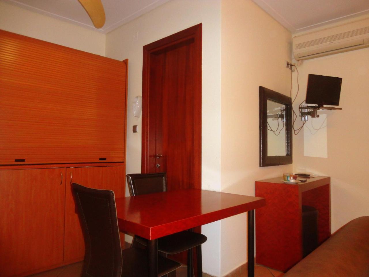 Lirio Guest House Makrakómi Eksteriør billede