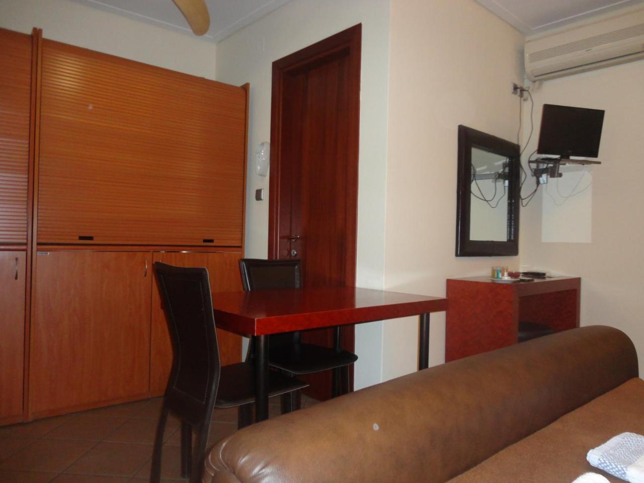 Lirio Guest House Makrakómi Eksteriør billede
